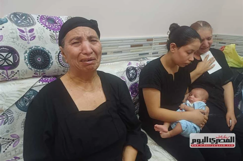 بسبب الخلاف على قطعة أرض.. انهيار أسرة شقيقين قتلا على يد بلطجية بأسيوط (صور) شهدت قرية دير درنكة التابعة لمركز أسيوط بمحافظة أسيوط حالة من الحزن بعد حادث مصرع شقيقين متأثرين بإصاب