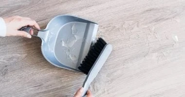 6 خطوات احمي أطفالك.. كيفية تنظيف الزجاج المكسور بأمان؟ المرأة والمنوعات شاهد المقال التالي من صحافة مصر عن 6 خطوات احمي أطفالك كيفية تنظيف الزجاج