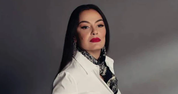 شريهان تتلقى تكريما من المركز الكاثوليكي والأب بطرس دانيال افاق عربية - ضمن مساعيه لتكريم الفنانين المبدعين قام الأب بطرس دانيال، رئيس المركز