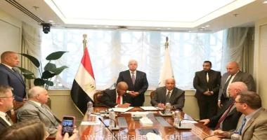 كتب - محمود الهندي استقبل د. أيمن عاشور وزير التعليم العالي والبحث العلمي وفدا من جامعة لويفيل الأمريكية، بحضور د. عصام الكردى رئيس جامعة العلمين