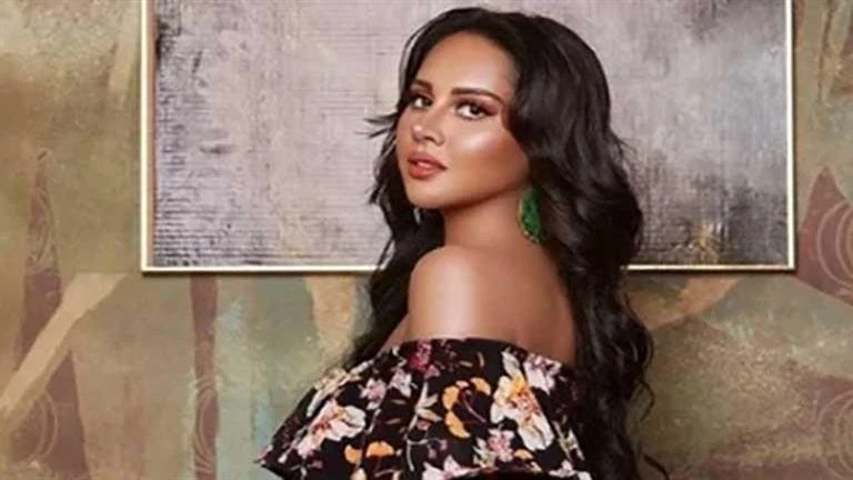 ياسمين رئيس بنظارة غريبة خلال استمتاعها بعطلتها الصيفية .. صورة تعرف على التالي ياسمين رئيس بنظارة غريبة خلال استمتاعها بعطلتها الصيفية .. صورة، كتب