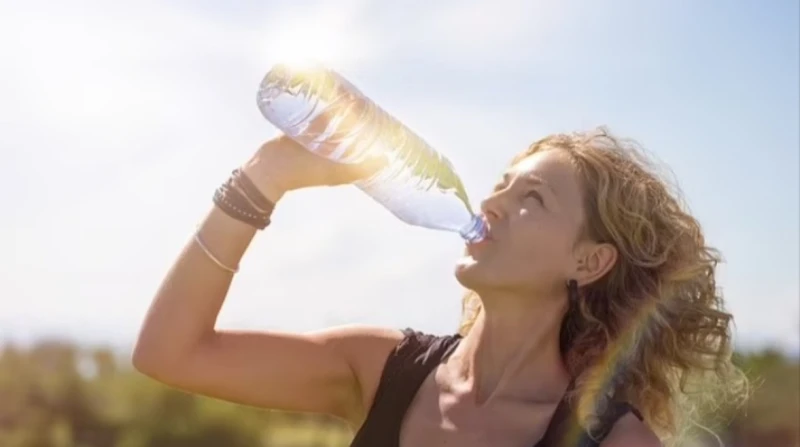 دراسة: 5 مليار شخص عانوا تحت درجات حرارة شديدة في يونيو أظهرت دراسة جديدة أن أكثر من 60 من سكان العالم تعرضوا لحرارة شديدة ناجمة عن أزمة المناخ على