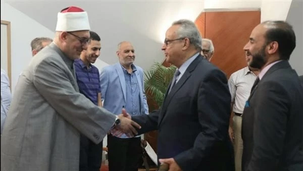 أمين البحوث الإسلامية يتفقد جناح الأزهر بمعرض الإسكندرية للكتاب في نسخته ال19تفقد الأمين العام لمجمع البحوث الإسلامية الدكتور نظير عياد، اليوم