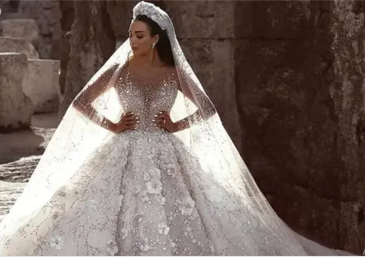 ما هو تفسير حلم فستان الزفاف للمتزوجة لابن سيرين؟ ما هو تفسير حلم فستان الزفاف للمتزوجة لابن سيرين؟؟ يرى المفسرون أن المنام يرمز إلى الخير ويحمل