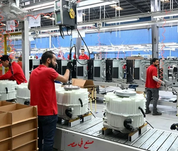 مصنع فريش هيضيف خط إنتاج جديد لغسالات الأطباق: الله ينور ينتج مصنع فريش للغسالات بمدينة العاشر من رمضان: ٦۰۰ ألف غسالة من مختلف الطرازات سنوياويعمل بالمصنع ۱۲۰۰ متخصص مصري.وتخطط ال