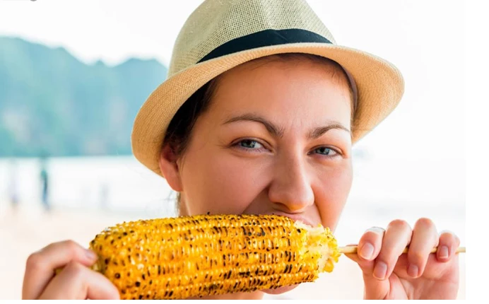 ما هو تفسير اكل الذرة في المنام لابن سيرين؟ اكل الذرة في المنام يعد من الرؤى المستحبة حيث إن الذرة من النباتات الرائعة وتتميز بطعم لذيذ وشهي يحبه