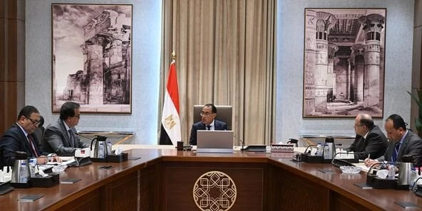 رئيس الوزراء يتابع جهود توفير الأدوية والتعامل مع مشكلة النواقص عقد الدكتور مصطفى مدبولي، رئيس مجلس الوزراء، اجتماعا اليوم، لمتابعة جهود توفير