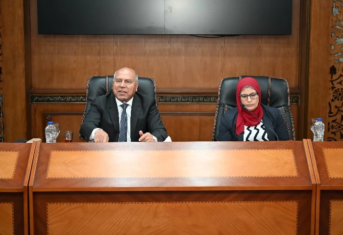 إعفاء يصل ل 100 من الصناعة لتقنين أوضاع المستثمرين المخالفين واصل الفريق مهندس كامل الوزير نائب رئيس الوزراء للتنمية الصناعية وزير الصناعة والنقل،