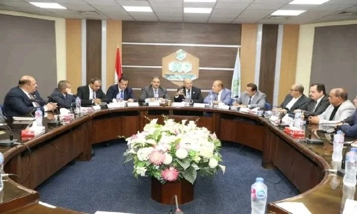 وزير العمل ومحافظ الشرقية يعقدان اجتماعا مع جمعية مستثمري العاشر من رمضانجانب من الاجتماعمحمود الورواريعقد المهندس محمد جبران وزير العمل، والمهندس