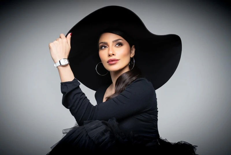 بالصور- إلهام علي تحتفل بإنتهاء تصوير أول عمل درامي سعودي تركي إحتفلت الممثلة السعودية، إلهام علي، بانتهاء تصوير مسلسلها الجديد الخريف في قلبي،