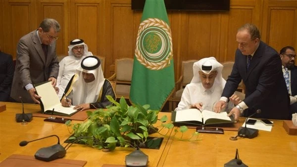 توقيع مذكرة تفاهم بين الاتحاد العربي للمخلصين الجمركيين وجامعة الدول العربيةوقع الاتحاد العربي للمخلصين الجمركيين، مذكرة تفاهم مع الأمانة العامة