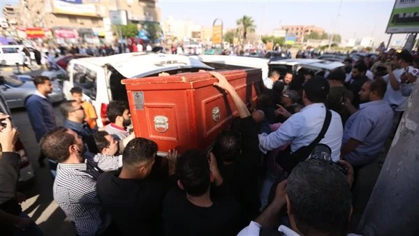 نبأ مؤسف ومحزن للمصريين عقب رحيل نجل فنان شهير شارك في بطولة فيلم الطريق إلي إيلاتتوفي الدكتور محمود عزت العلايلي، نجل الفنان الراحل عزت العلايلي، صباح اليوم الأحد بعد صراع مع مرض 