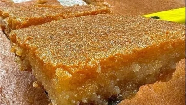 بكوبين سميد .. طريقة عمل البسبوسة بأقل التكاليفاذا كنت من محبي الحلويات بمنزلك وتودين تقديم البسبوسة لاسرتك نقدم لك اليوم طريقة عمل البسبوسةالمكوناتسميد 500 غرامسمن نصف كوبحليب سائ