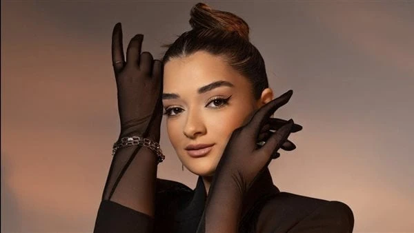 ملك أحمد زاهر تبهر متابعيها بهذه الإطلالة شاهدحرصت الفنانة ملك أحمد زاهر، على مشاركة متابعيها عبر حسابها الرسمي على موقع التواصل الاجتماعي إنستجرام،