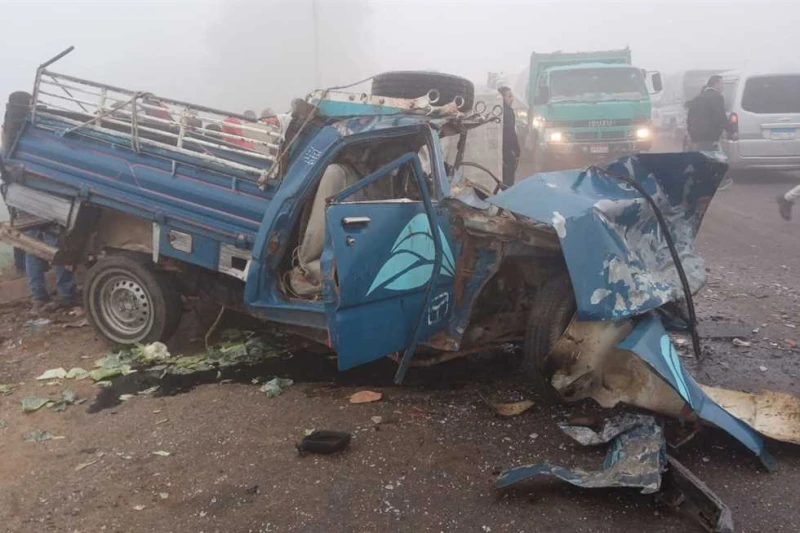 مصرع وإصابة 23 عاملة في حادث انقلاب سيارة بطريق الصعيد في المنيا لقيت عاملة مصرعها، اليوم الأحد، فيما اصيب 22 آخريات في حادث انقلاب سيارة ربع نقل بطريق الصعيد الزراعي أمام مركز مطا