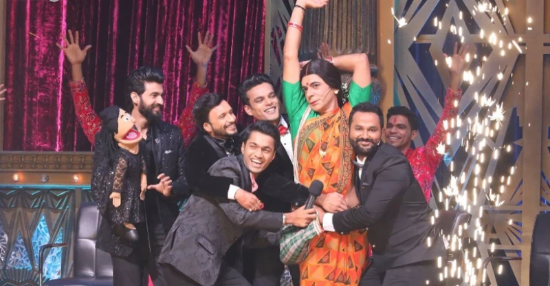 تفسير حلم الضحك مع شخص متخاصم معه لابن سيرين تفسير حلم الضحك مع شخص متخاصم معه من الرؤى التي تثير الحيرة والتساؤلات في نفوس الكثيرين وتجعلهم راغبين