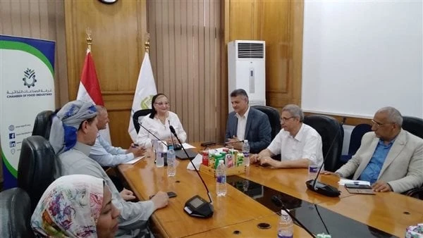 غرفة الصناعات الغذائية تبحث سبل النهوض بصناعة زيت الزيتون في مصرعقدت غرفة الصناعات الغذائية باتحاد الصناعات، اجتماعا موسعا لمنتجي ومصنعي زيت الزيتون