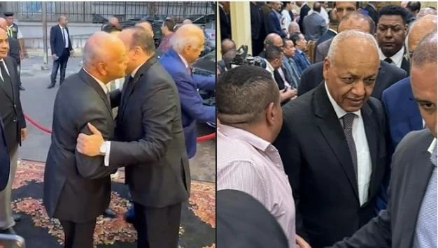 مصطفى بكري يقدم واجب العزاء للمستشار خالد محجوب نجل وزير الأوقاف الأسبقعزاء الدكتور محمد علي محجوب.. بدأ منذ قليل عزاء الدكتور محمد علي محجوب، وزير