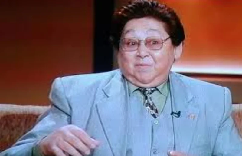 عاجل وفاة الفنان أحمد فرحات بعد تعرضه لوعكة صحية جريدة افاق عربية رحل عن عالمنا، مساء اليوم الأحد، الفنان أحمد فرحات وذلك بعد تعرضه لوكة صحية شديدة