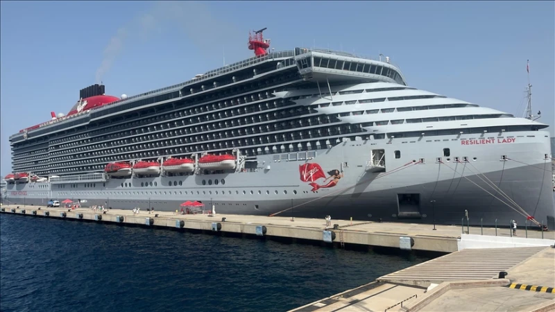 تركيا الآنمختاراتآخر تحديث الخميس 11 يوليو 2024رست سفينة فندقية، الأربعاء، على متنها آلاف السياح الأجانب في ميناء بودروم بولاية موغلا جنوب غربي