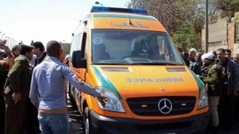 مسك السلك عريان.. لمبة تقتل عاملا وتصيب شقيقه في سوهاج توفي عامل في العشرينيات من عمره، إثر تعرضه لصعق كهربائي، بينما أصيب شقيقه بصدمة عصبية في أثناء محاولته إنقاذه، وذلك خلال تركي