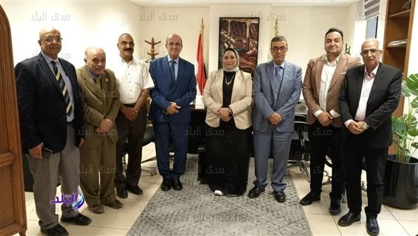 تفاصيل لقاء وفد البيطريين برئيس قطاع تنمية الثروة الحيوانيةالتقى وفد من نقابة الأطباء البيطريين برئاسة الدكتور مجدي حسن نقيب الأطباء البيطريين،