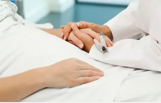 تعرف على تفسير حلم المرض لابن سيرين تفسير حلم المرض، إن حلم الإنسان بالمرض في المنام يعد من الأمور التي يشعر صاحب الحلم حيالها بالخوف أو القلق لعدم