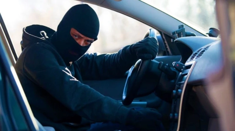 بأسلوب المغافلة.. تفاصيل سقوط عصابة سرقة السيارات تمكنت الأجهزة الأمنية بوزارة الداخلية، بالاشتراك مع قطاع الأمن العام ومديريات أمن البحيرة ودمياط