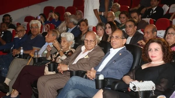 شاهد.. إلهام شاهين وأحمد بدير في حغل ختام مهرجان جمعية الفيلمحرص أمس عدد من الفنانين علي حضور حفل ختام مهرجان جمعية الفيلم في دورته 50، والذي حمل