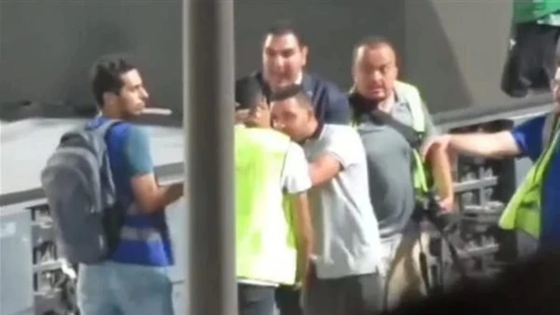 بعد الاعتداء على المصور كيرلس صلاح شكوى لاتحاد الكرة ورابطة الأندية وبلاغ للنائب العامبعد الاعتداء على المصور كيرلس صلاح شكوى لاتحاد الكرة ورابطة الأندية وبلاغ للنائب العام..أصدر م