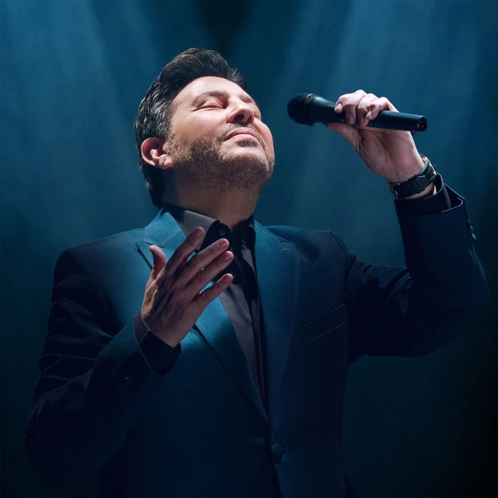 هاني شاكر يفاجئ جمهوره بخبر غير سار افاق عربية - فاجأ الفنان الكبير هاني شاكر جمهوره بخبر غير سار حيق أعلن أنه لن يستطع المشاركة في مهرجان العلمين في دورته الثانية، وذلك بعد إعلان 