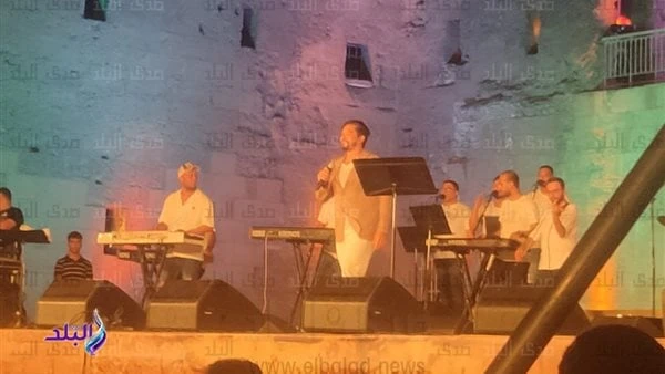 مصطفى حجاج يبدأ حفل مهرجان القلعة ب يامنعنع افتتح مصطفى حجاج حفله بمهرحان القلعة للموسيقى والغناء بأغنية يامنعنع، ومن المقرر ان يقدم للحاضرين مجموعة