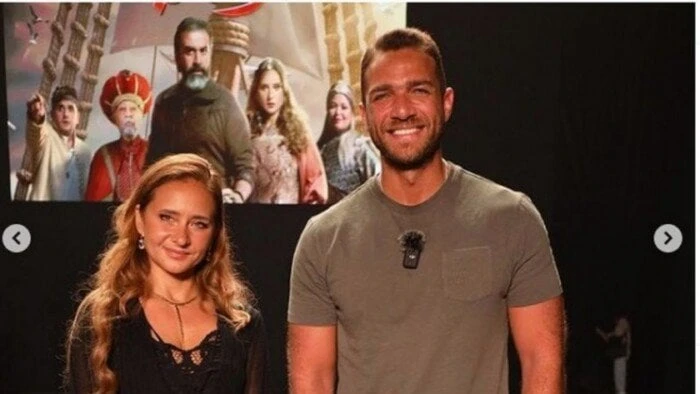 الإعلامي إبراهيم عبد الجواد يروج لحلقته مع نيللي كريم من العلمينروج الإعلامي إبراهيم عبد الجواد، لحلقته القادمة مع الفنانة نيللي كريم، في برنامجه