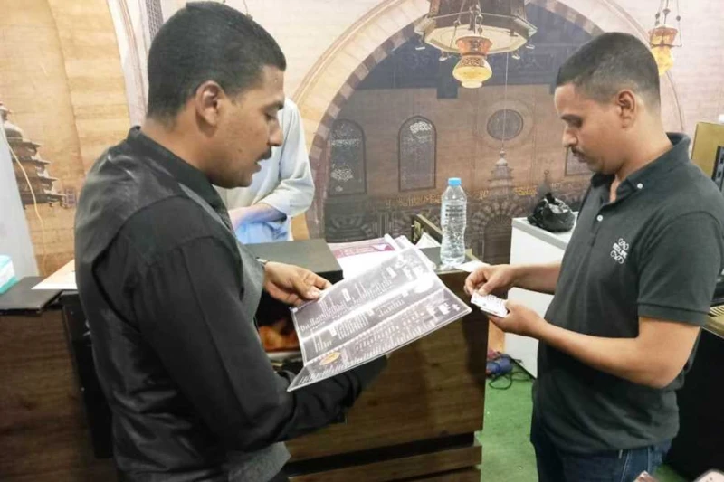 بالتعاون مع حماية المستهلك.. حملة تفتيشية لمراجعة تراخيص المحال والمطاعم بأسوان نظمت وحدة تراخيص المحال العامة بالوحدة المحلية لمركز ومدينة أسوان