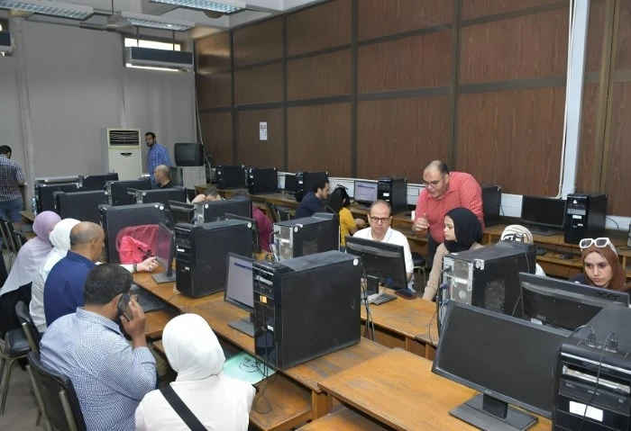 التعليم العالي: استمرار معامل الحاسب الآلي بالجامعات طوال فترة التنسيق وجه الدكتور أيمن عاشور وزير التعليم العالي والبحث العلمي، باستمرار جاهزية