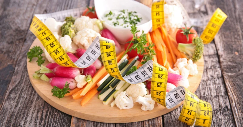 فشل الرجيم .. أخطاء نرتكبها في نظامنا الغذائييمتنع الكثير من الأشخاص عن تناول الوجبات الدسمة وذلك بهدف إنقاص الوزن واتباع الحمية الغذائية الصحيحة.ولكن ومع مرور الوقت نجد أن وزن الج