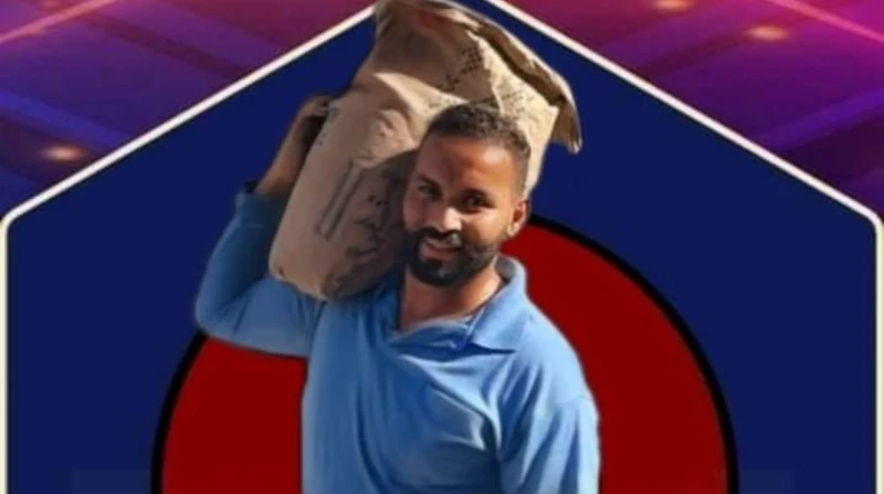 غول الغلابة.. قصة بلوجر مصري طردته الكويت تحت مسمىغول الغلابة عرف شاب عبر منصات التواصل الاجتماعي المختلفة، وحملت صفحته على فيسبوك 1.2 مليون متابع الغرض الأساسي منها هو جمع التبرعا