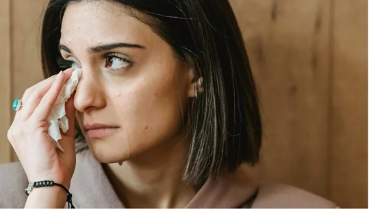 هل يمكن أن تجف دموعنا؟.. تعرف على أطول مدة يمكن للإنسان أن يبكي خلالها عربي21 لايت عربي21 لايت، هل يمكن أن تجف دموعنا؟ تعرف على أطول مدة يمكن للإنسان أن يبكي خلالها،مهما بلغ الحزن