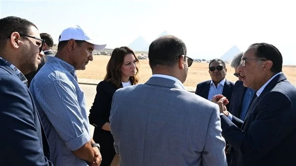 مدبولي: أعمال التطوير بهضبة الأهرام والقيمة الحضارية للمنطقة يستقطب سائحين أكثرتفقد الدكتور مصطفى مدبولي، رئيس مجلس الوزراء، أعمال تطوير مدخل المنطقة