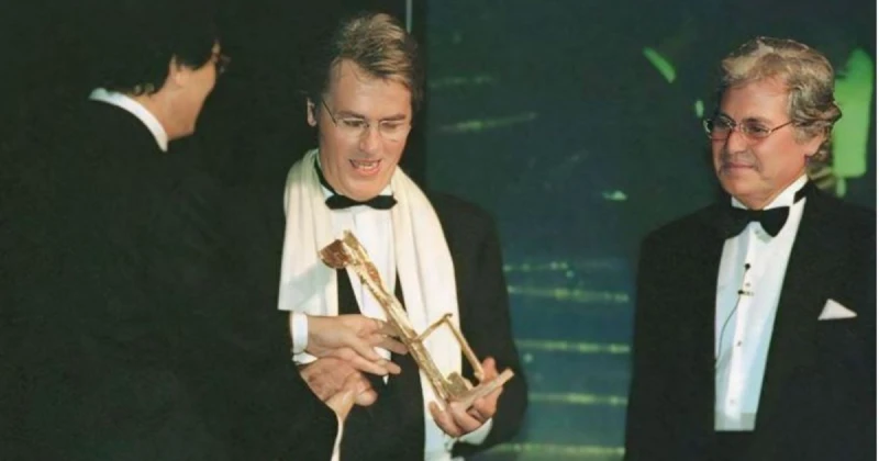 الفن و المشاهير: مهرجان القاهرة السينمائي برئاسة حسين فهمي ينعي النجم الراحل ألان ديلون الفن و المشاهير، مهرجان القاهرة السينمائي برئاسة حسين فهمي