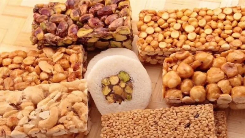 بأسعار مخفضة تصل إلى 25 في المجمعات الاستهلاكية المصرية تعرف على أسعار حلوى المولد 2024يهتم عدد كبير من البيوت المصرية بشراء حلوي المولد فهي من أهم