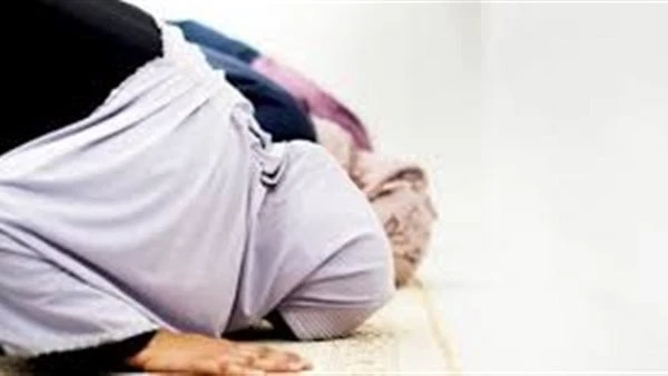 ما حكم إمامة المرأة للنساء ومكان وقوفها معهن؟.. الإفتاء توضح لاشك أن الاستفهام عن ما حكم إمامة المرأة للنساء ومكان وقوفها معهن؟ تطرحه ظروف عمل المرأة