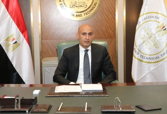 ضبط طالبين أثناء محاولة غش بامتحان الدور الثاني للثانوية العامة قالت وزارة التربية والتعليم والتعليم الفني، إن طلاب الثانوية العامة بشعبتيها الأدبية والعلمية، صباح اليوم الإثنين 26