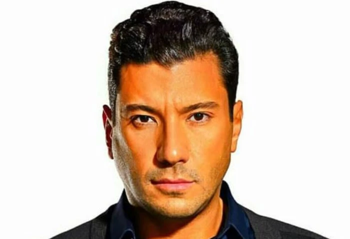 تفاصيل القبض على إسلام البحيري وترحيله لمركز الإصلاح رحلت الأجهزة الأمنية الباحث اسلام البحيري لأحد مراكز الإصلاح والتأهيل لتنفيذ الأحكام الصادرة ضده حتى قيام دفاع المتهم بالمعارضة