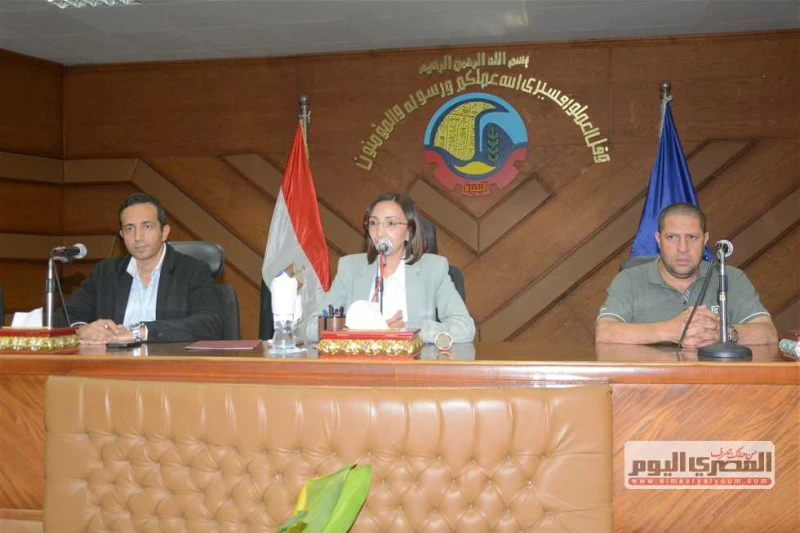 محافظ البحيرة في إجتماعها مع الصحفيين: الإعلام شريك في التنمية ويرصد نبض الشارع عقدت الدكتورة جاكلين عازر، محافظ البحيرة، لقاء موسعا مع صحفيين