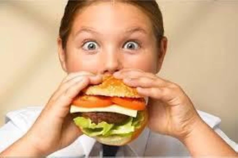 استشاري ل اليوم: 5 عوامل مؤثرة على سمنة الأطفال.. والخطورة في الإصابة بالسكري الحياة شاهد المقال التالي من صحافة السعودية عن استشاري ل اليوم 5 عوامل مؤثرة على سمنة الأطفال والخطورة