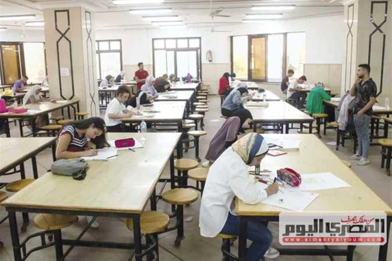 مكتب التنسيق يعلن تسجيل 99 ألف طالب وطالبة في اختبارات القدرات للثانوية العامة أعلن مكتب التنسيق للقبول بالجامعات والمعاهد، اليوم الجمعة، أن عدد