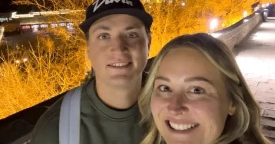 أنفق زوجان 118 ألف دولار على رحلة بحرية لمدة 9 أشهر حول العالم، بعد إدراكهما أن الحياة قصيرة جدا، حيث انطلق كل من أندرو كينى 27 عاما وزوجته ألى 29 عاما، فى رحلتهما البحرية الملحمية