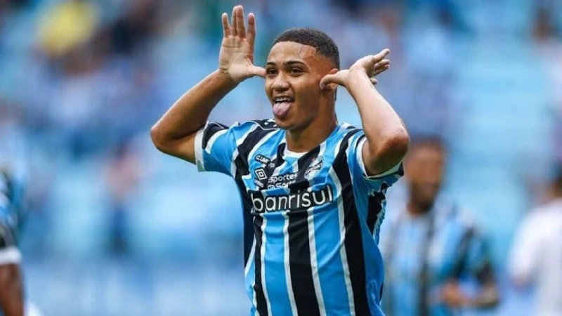 -تفاصيل عرض القادسية الجديد للتعاقد مع غوستافو لاعب جريميو .. اخبار رياضية، تفاصيل عرض القادسية الجديد للتعاقد مع غوستافو لاعب جريميو،يصر نادي