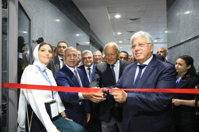 وزير التعليم العالي يفتتح عددا من المنشآت الطبية للأكاديمية العربية بالعلمين الجديدةافتتح الدكتور أيمن عاشور وزير التعليم العالي والبحث العلمي، صباح